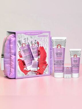 First Aid Beauty Snowed In With Smooth Skin Body Gift Set